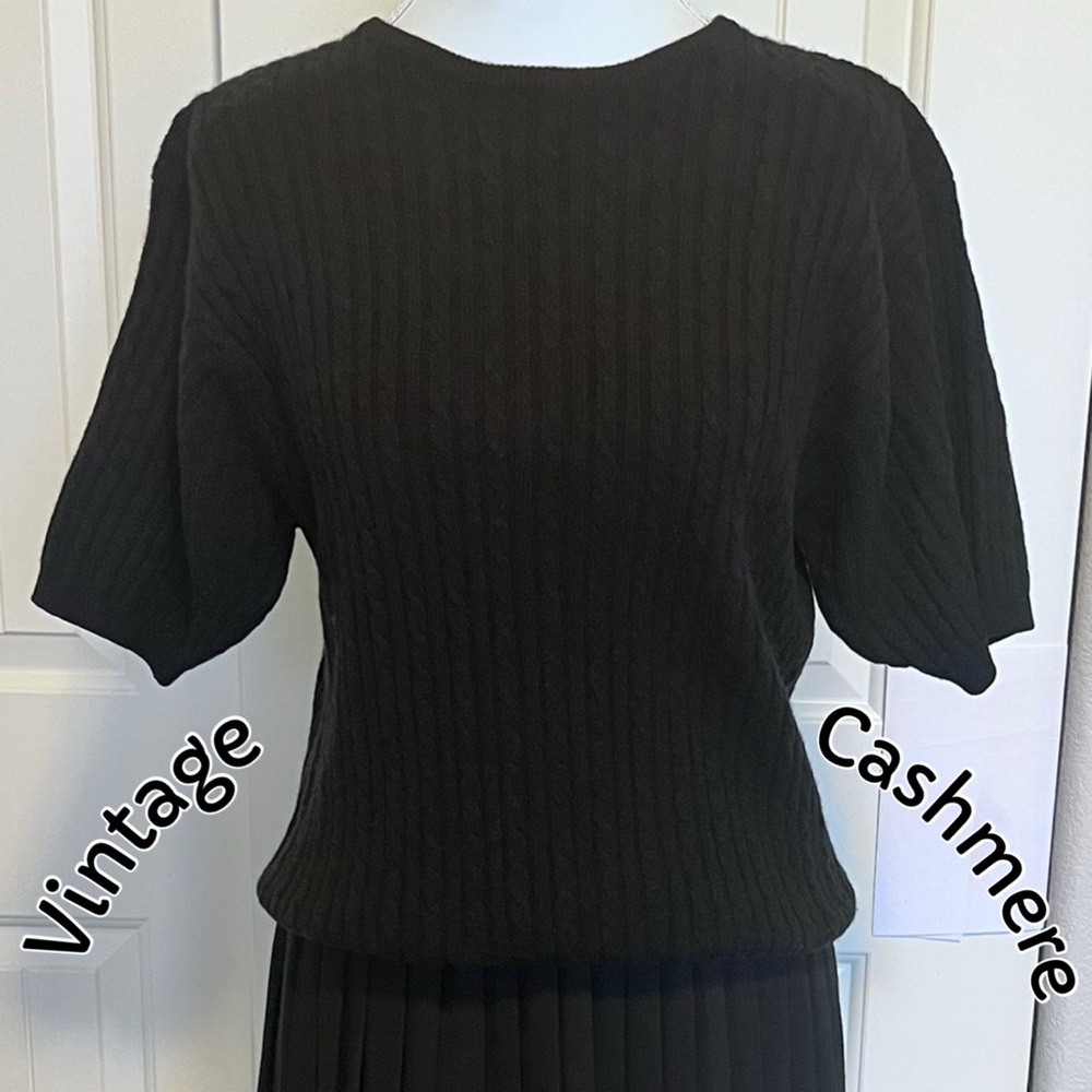 Vintage 90’s Black 100% 2Ply Cashmere Sweater Cable knit texture